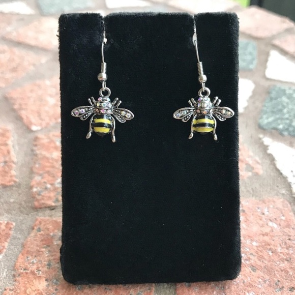 🐝 Boho nickel free bumble bee dangly cz earring - Picture 4 of 9